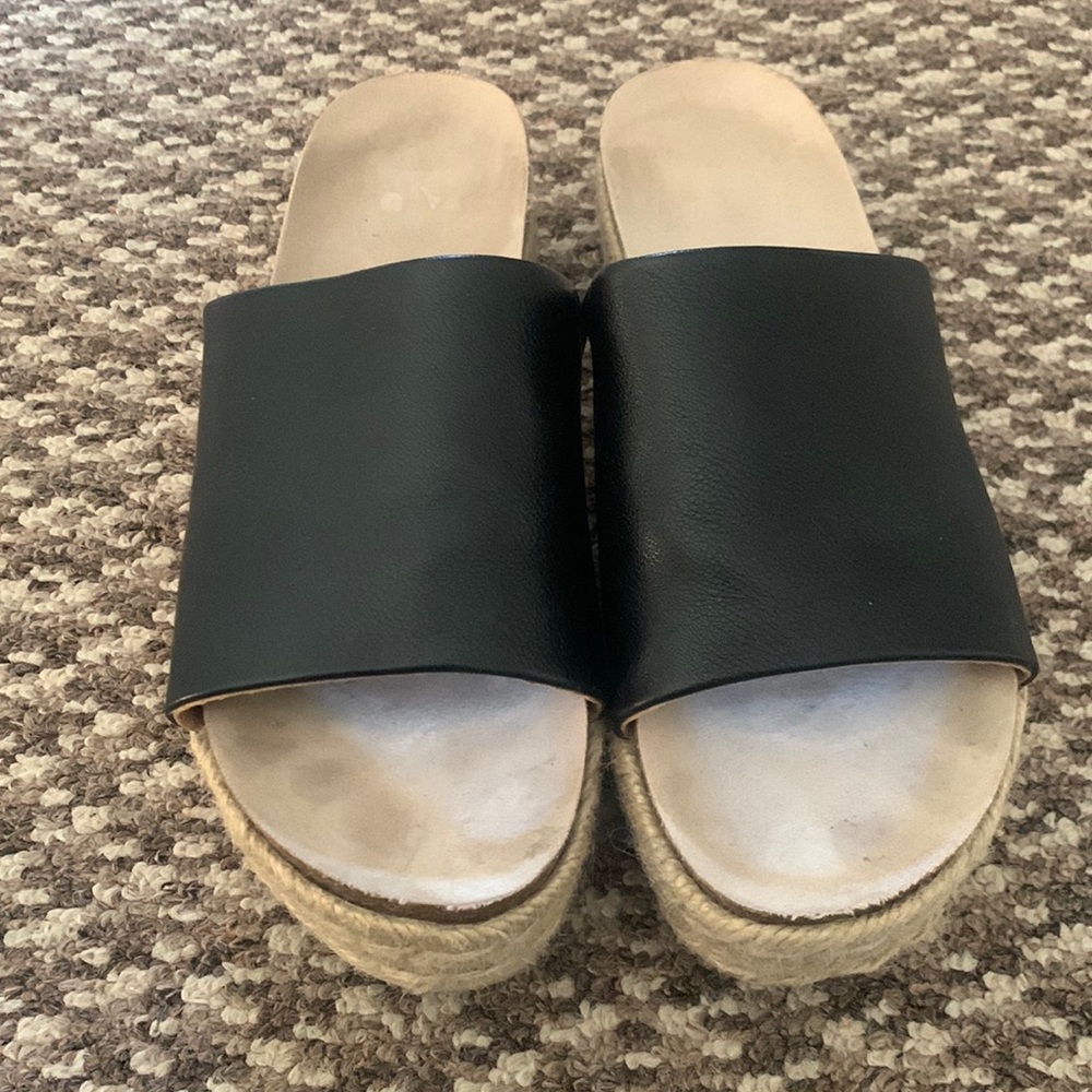 Women's black, size 8 platform sandals